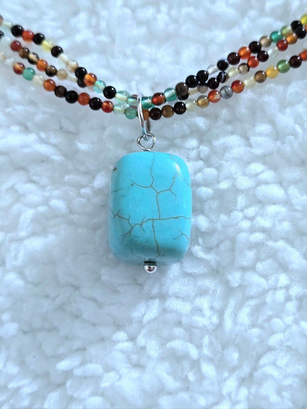 Triple3️⃣ Strand Glass🪟 Bead Necklace with Turquouise🩵 Pendant - Picture 11 of 16